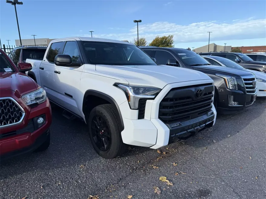 2024 Toyota Tundra SR5 photo 1