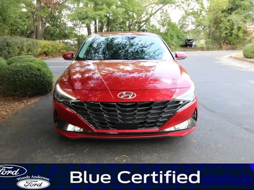 2023 Hyundai Elantra Limited photo 2