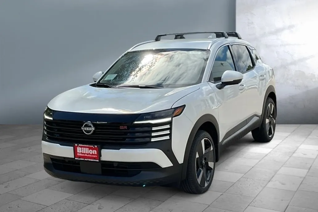 2025 Nissan Kicks SR photo 1