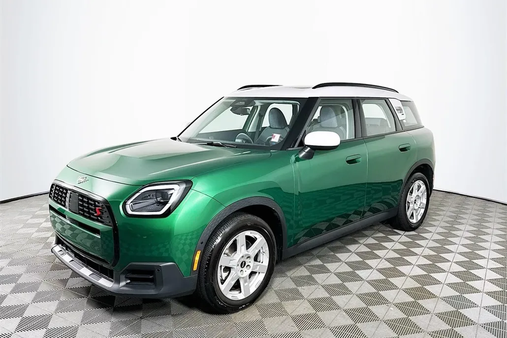 2025 Mini Cooper S ALL4 photo 1