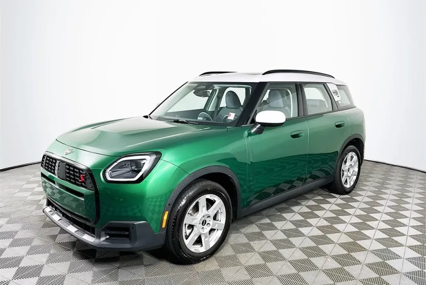 2025 Mini Cooper S ALL4 photo 1