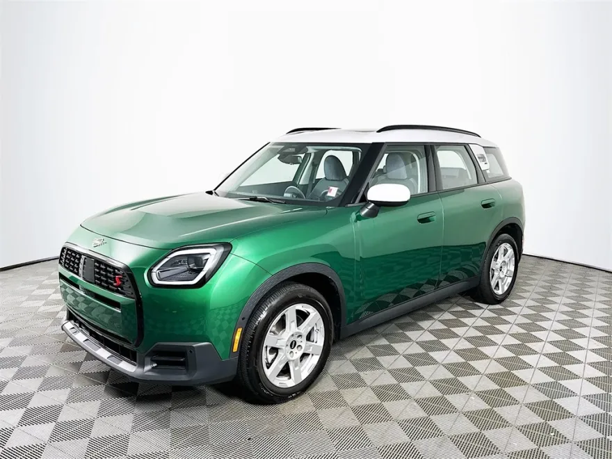 2025 Mini Cooper S ALL4 photo 1