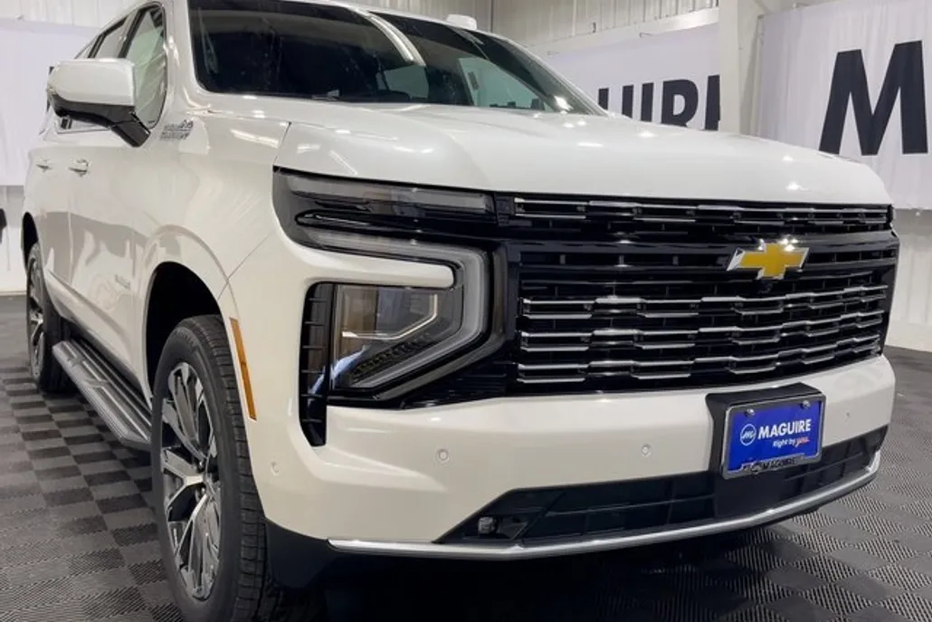 2025 Chevrolet Tahoe High Country photo 1