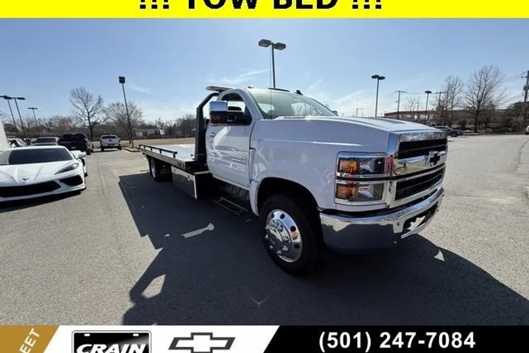 2024 Chevrolet Silverado 6500HD Work Truck photo 1