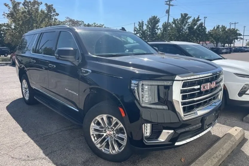 2022 Gmc Yukon XL SLT photo 1