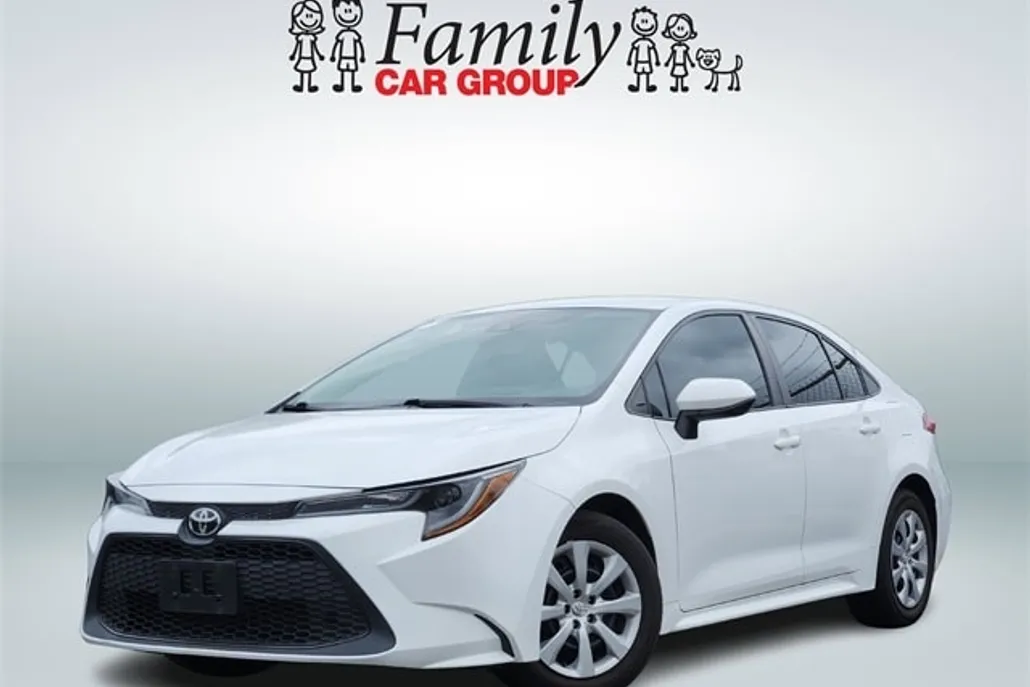2022 Toyota Corolla LE photo 1