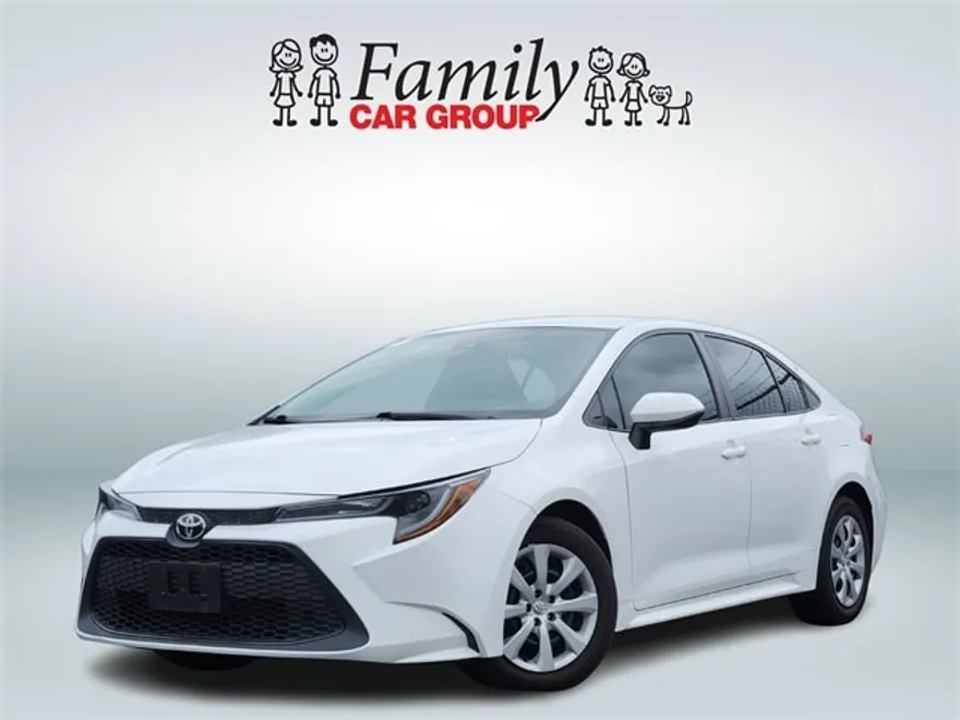 2022 Toyota Corolla LE photo 1