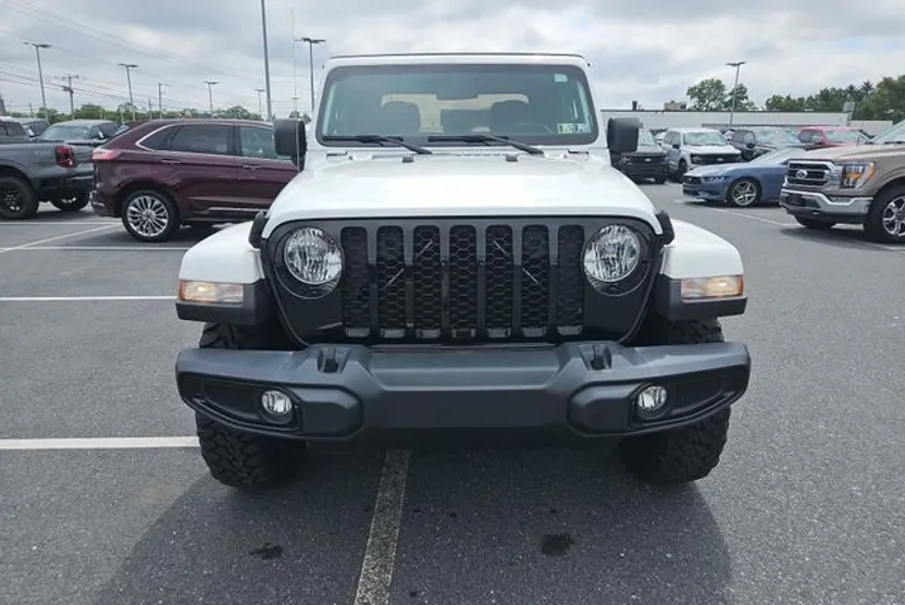2021 Jeep Gladiator Willys photo 1