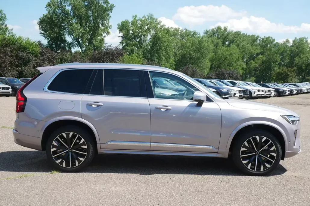 2026 Volvo XC90 B5 Plus AWD photo 1