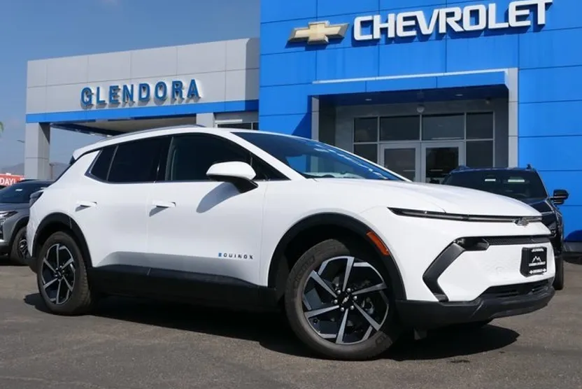 2026 Chevrolet Equinox LT photo 1