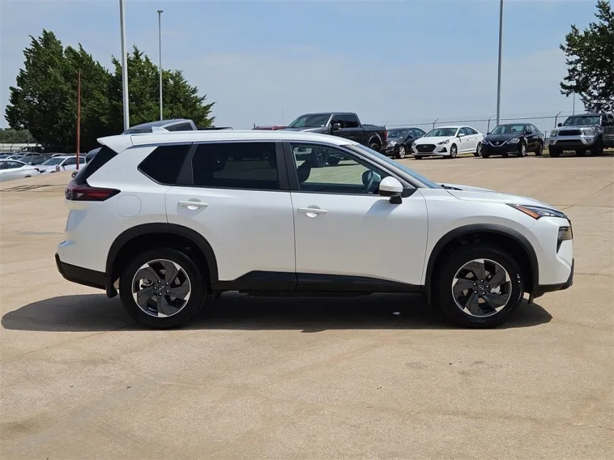 2026 Nissan Rogue SV photo 1