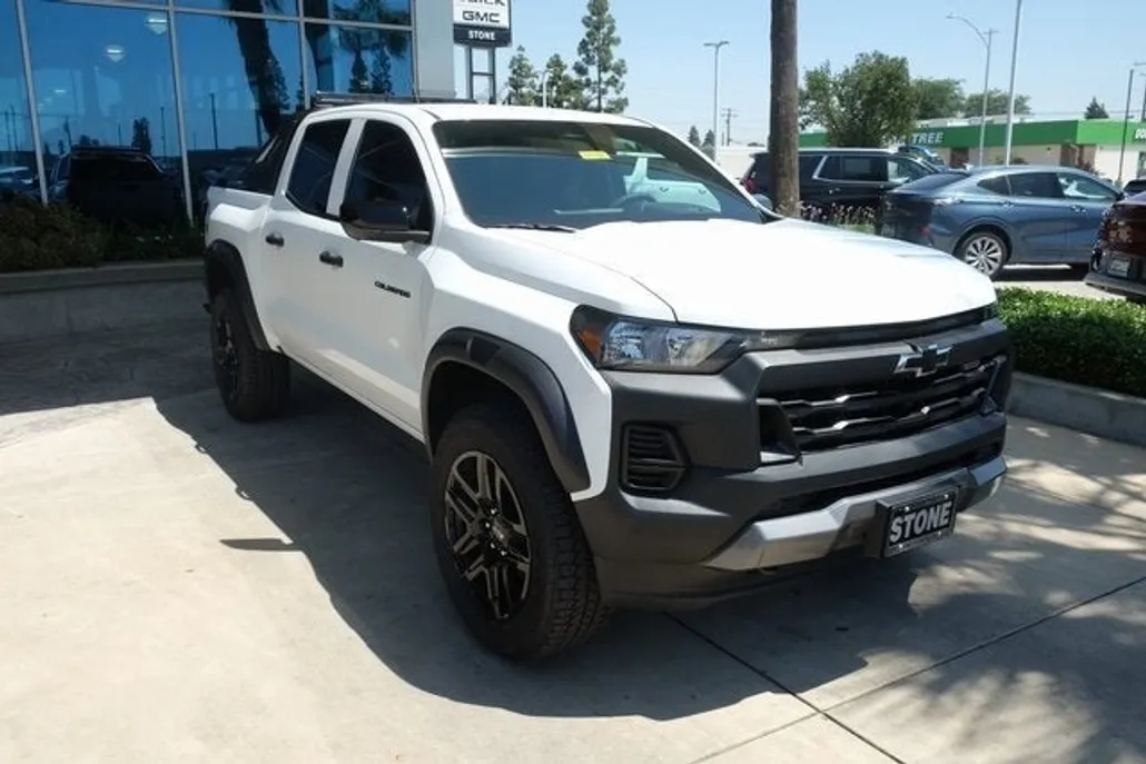 2025 Chevrolet Colorado Trail Boss photo 1
