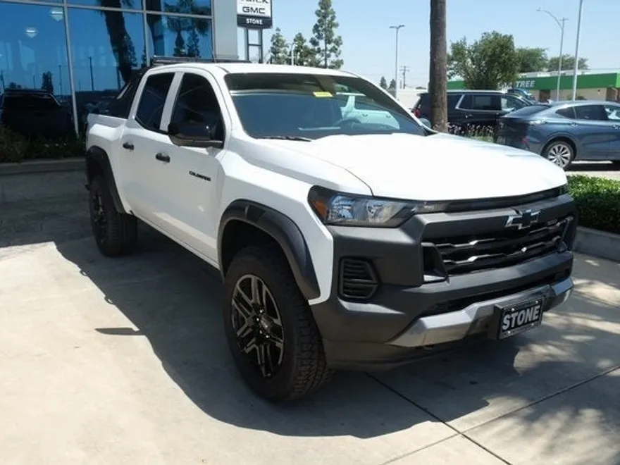 2025 Chevrolet Colorado Trail Boss photo 1