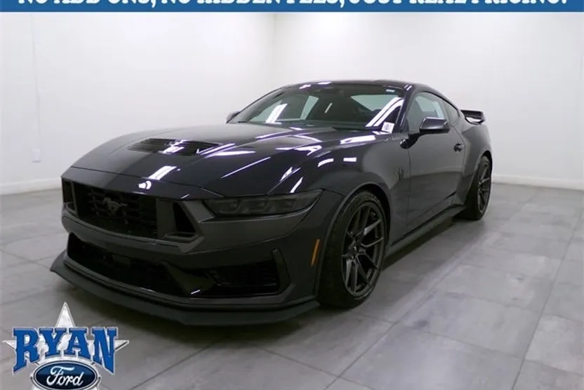 2025 Ford Mustang Dark Horse photo 1