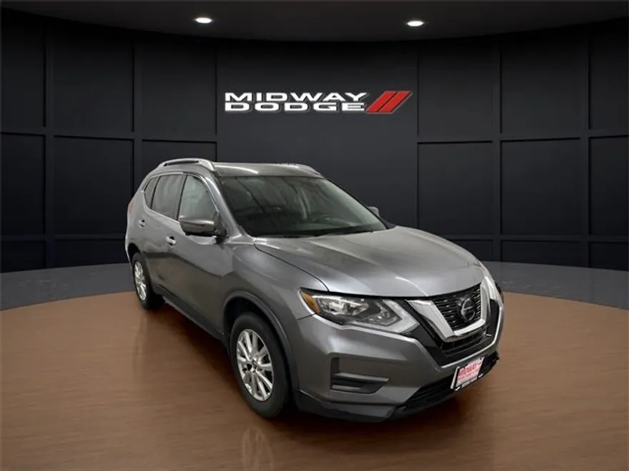 2018 Nissan Rogue SV photo 1