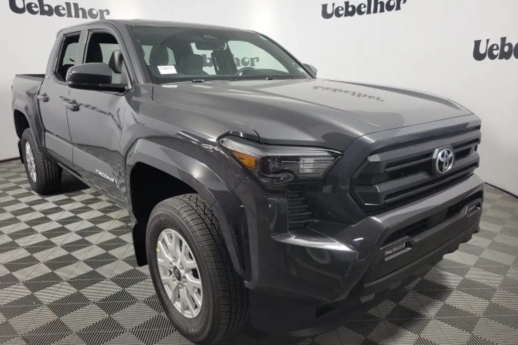 2025 Toyota Tacoma SR5 4x4 Double Cab photo 1