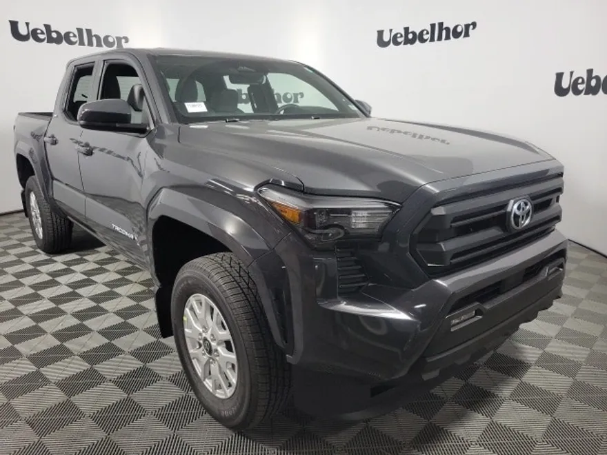 2025 Toyota Tacoma SR5 4x4 Double Cab photo 1