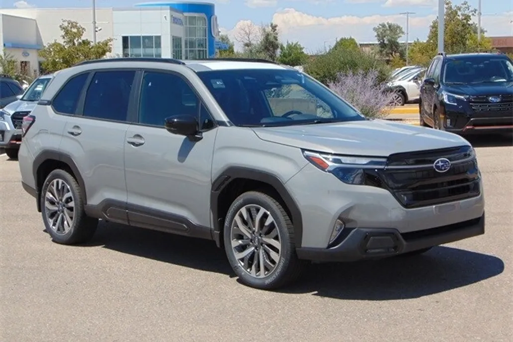 2025 Subaru Forester Touring photo 1