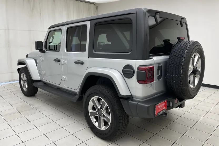 2022 Jeep Wrangler Unlimited Sahara photo 1