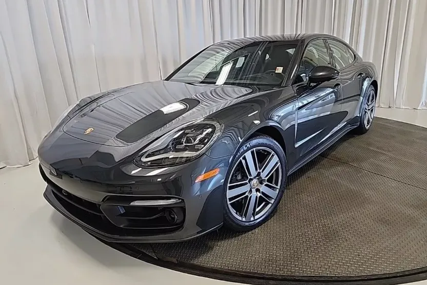 2023 Porsche Panamera 4 Platinum photo 1
