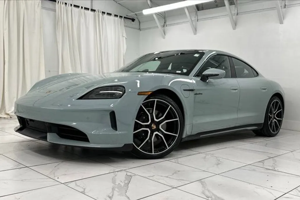 2025 Porsche Taycan 4S photo 1