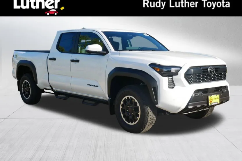 2025 Toyota Tacoma TRD Off-Road Double Cab photo 1