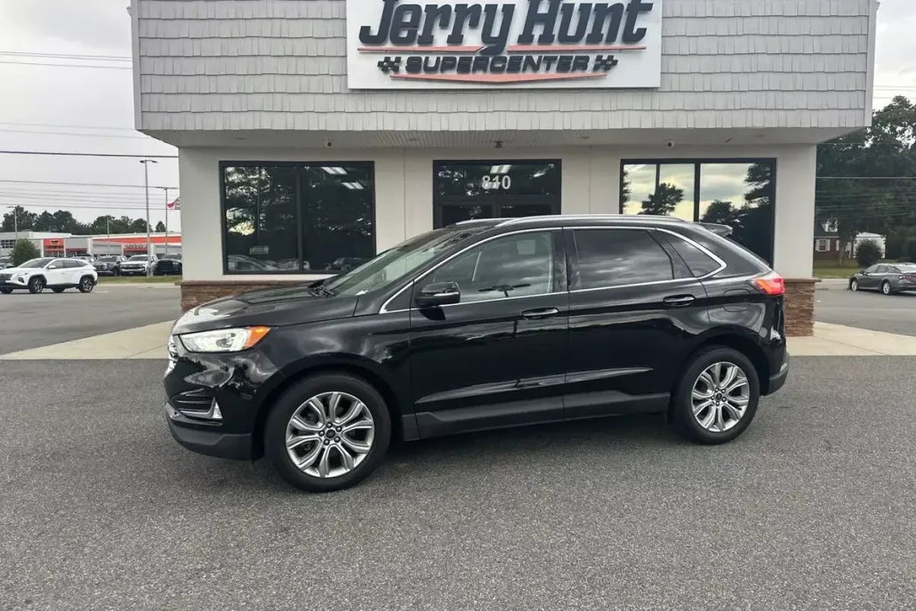 2020 Ford Edge Titanium photo 1