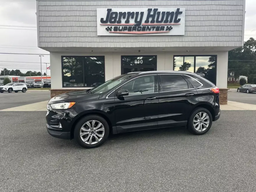2020 Ford Edge Titanium photo 1
