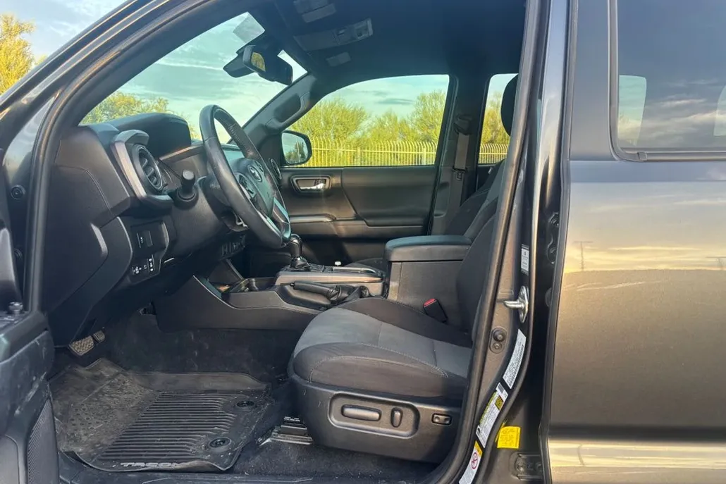 2020 Toyota Tacoma TRD Sport V6 photo 1