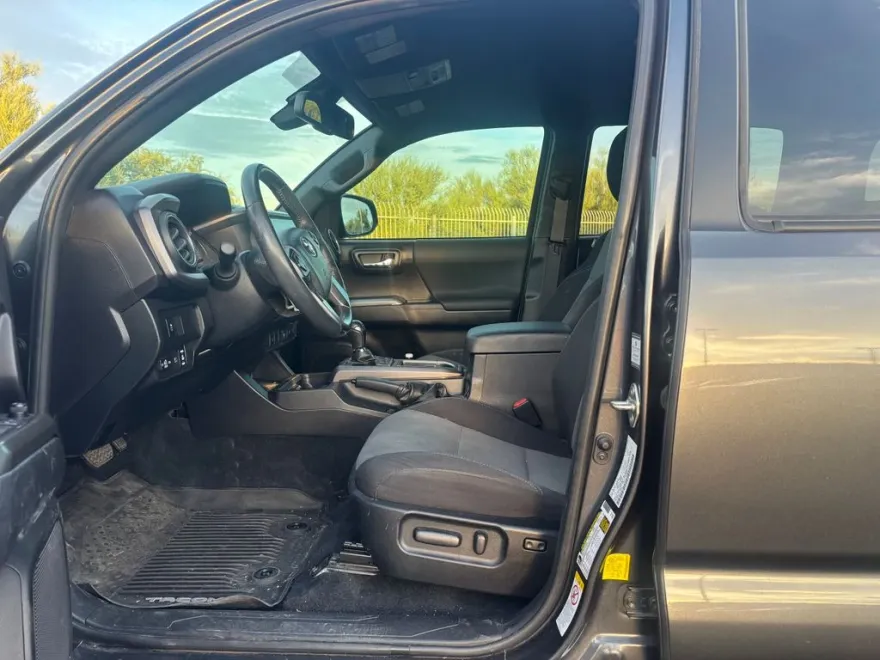 2020 Toyota Tacoma TRD Sport V6 photo 1