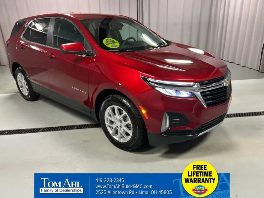 2024 Chevrolet Equinox LT photo 1