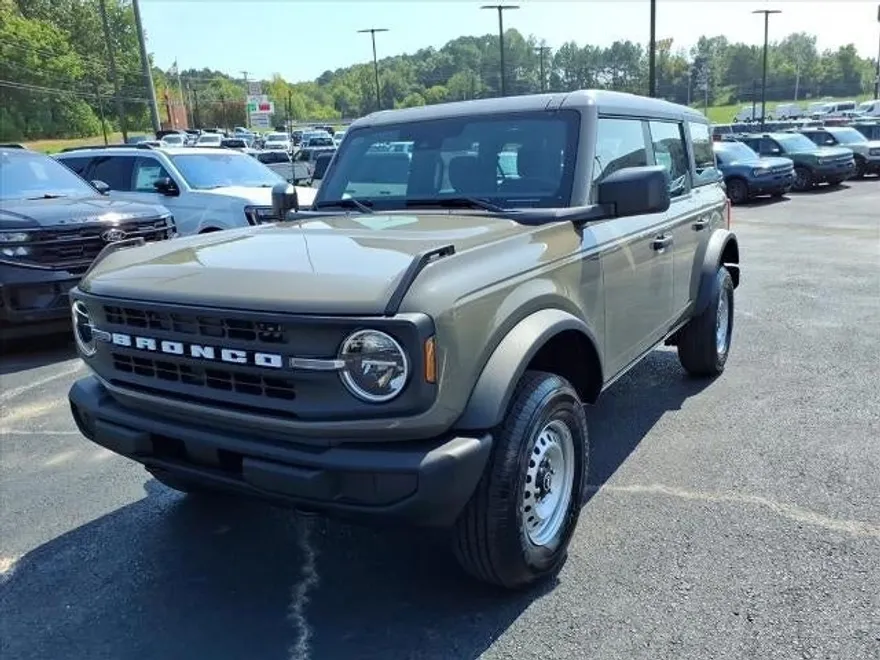 2025 Ford Bronco Base photo 1