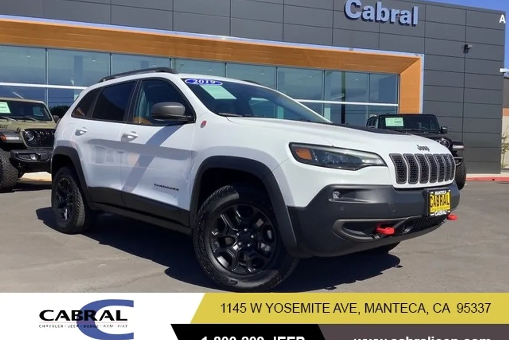 2019 Jeep Cherokee Trailhawk photo 1