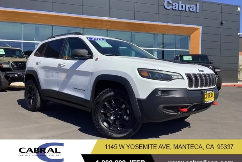 2019 Jeep Cherokee Trailhawk photo 1