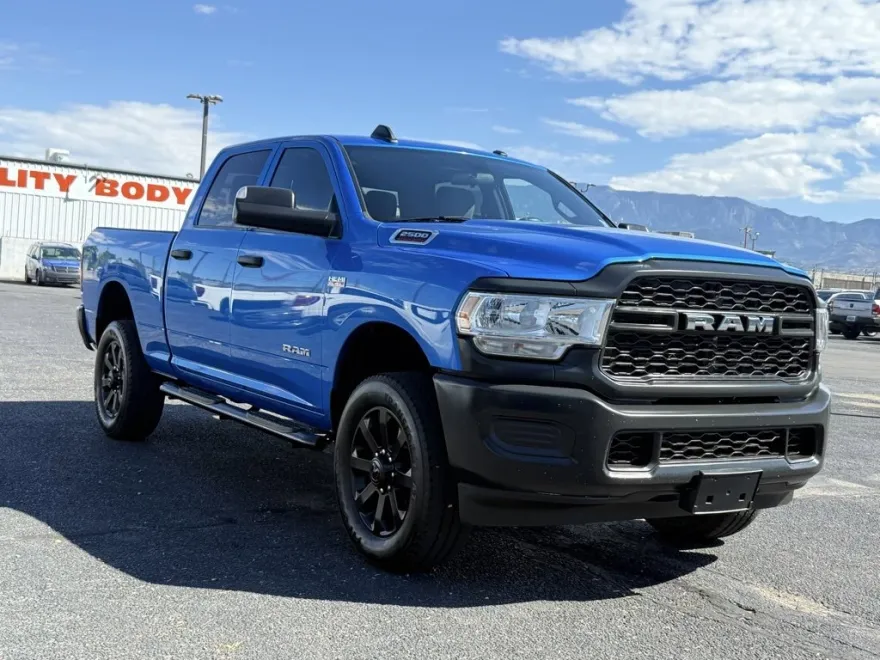 2025 Chevrolet Silverado 1500 LT photo 1