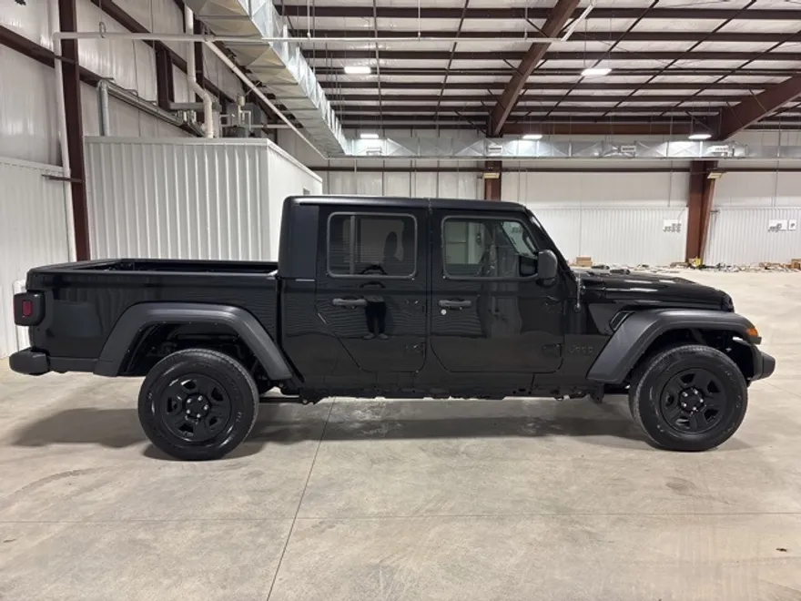 2022 Jeep Gladiator Sport photo 1