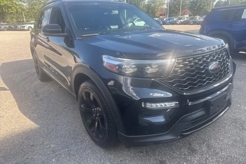 2022 Ford Explorer ST photo 1