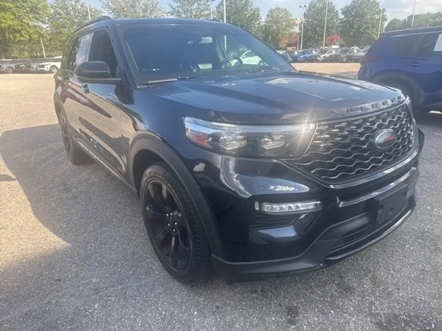 2022 Ford Explorer ST photo 1