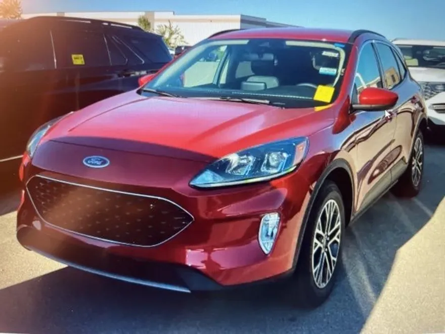 2020 Ford Escape SEL photo 1