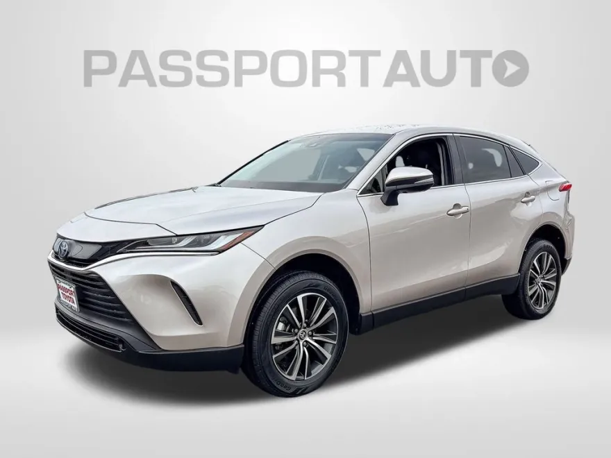 2024 Toyota Venza LE photo 1