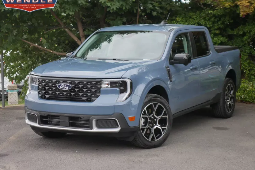 2025 Ford Maverick Lariat photo 1