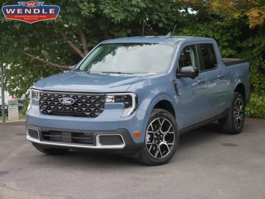 2025 Ford Maverick Lariat photo 1