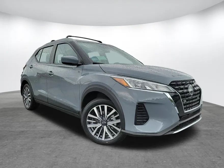 2024 Nissan Kicks SV photo 1