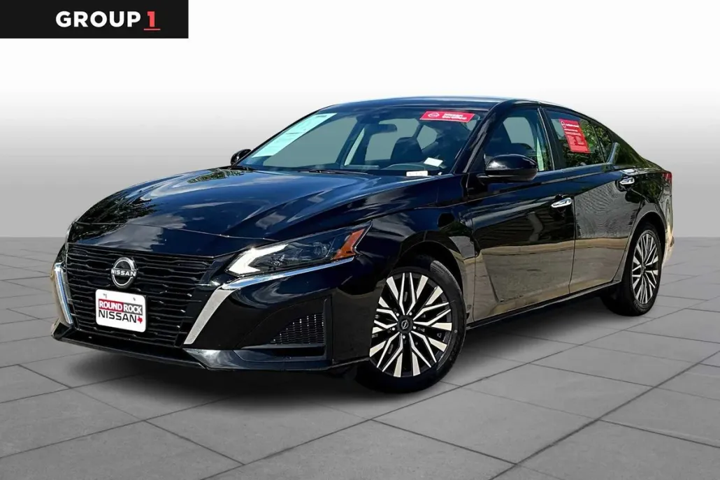 2023 Nissan Altima 2.5 SV photo 1