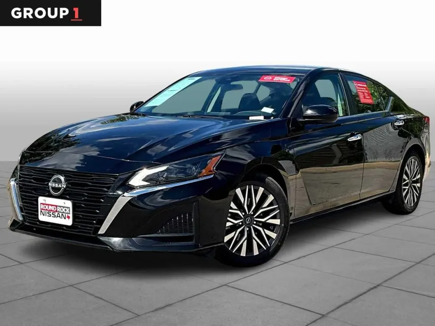 2023 Nissan Altima 2.5 SV photo 1
