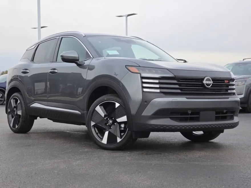 2025 Nissan Kicks SR photo 1