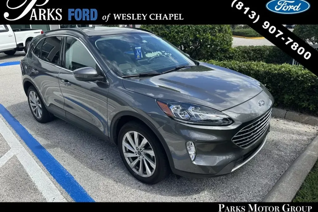 2022 Ford Escape Titanium photo 1
