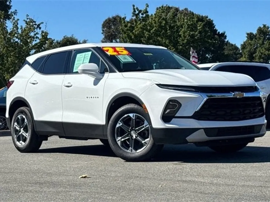 2025 Chevrolet Blazer 2LT photo 1