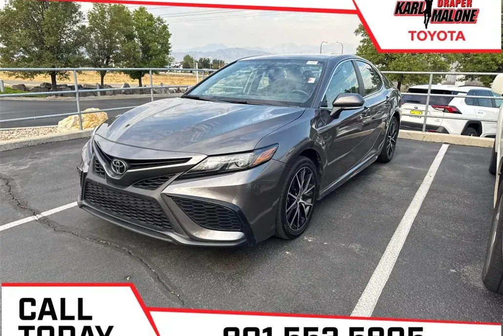 2024 Toyota Camry SE photo 1