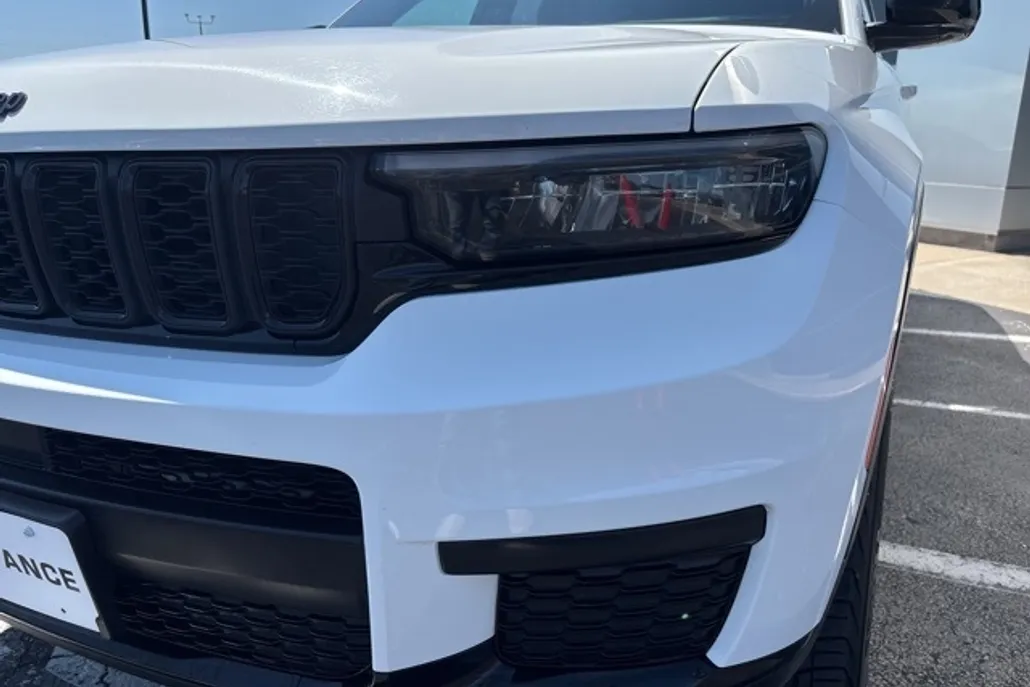 2023 Jeep Grand Cherokee Altitude photo 1
